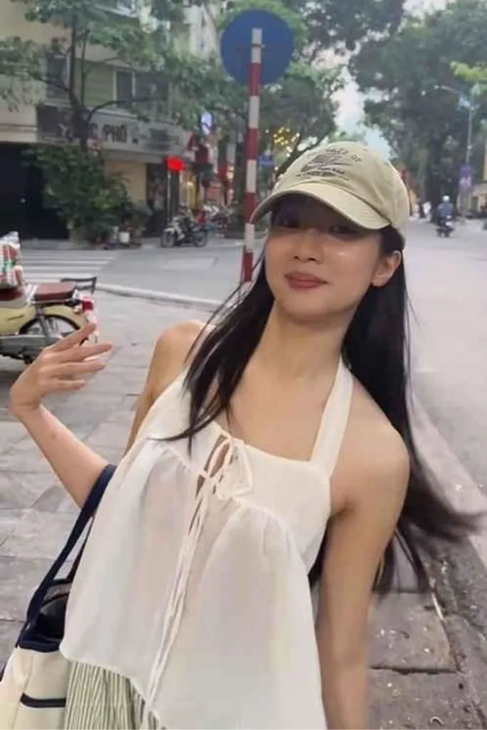 Gái xinh xuống phố phong cách xì tin