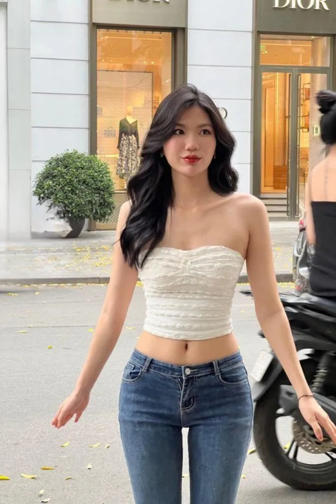 Ảnh gái mạng khoe body kích thích
