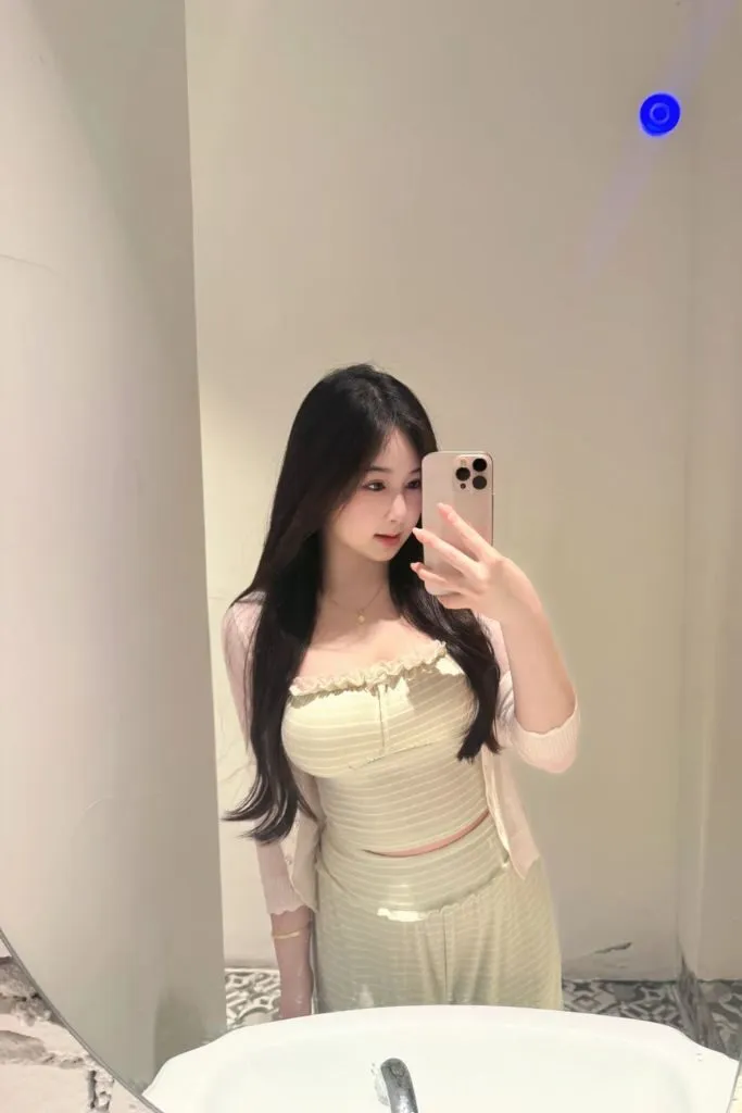 Gái múp xinh đẹp và nóng bỏng