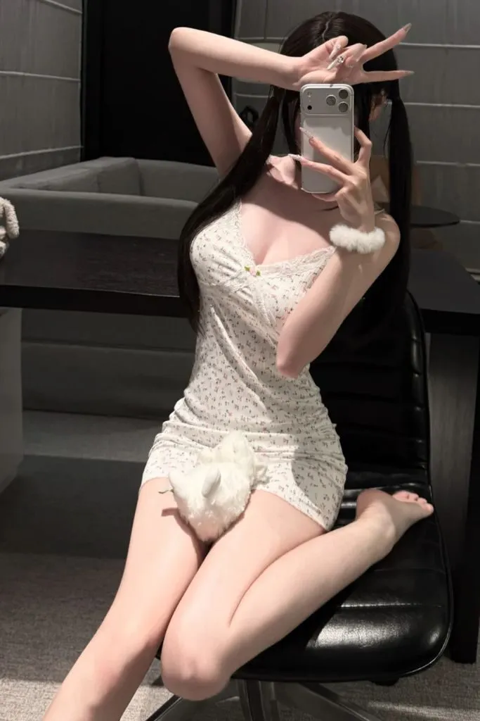 Ảnh gái sexy hở hang cá tính