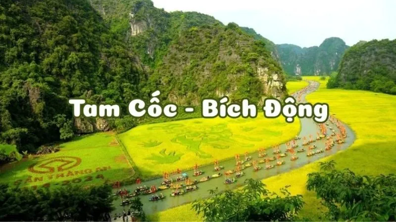 Tuyến tham quan Tam Cốc đưa du khách đi thuyền trên dòng Ngô Đồng