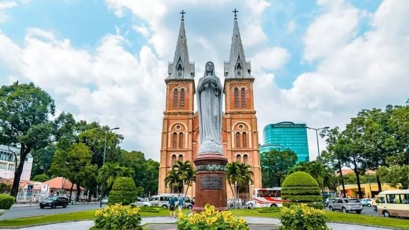 Địa điểm du lịch Sài Gòn nổi tiếng mà ai cũng nên đi một lần